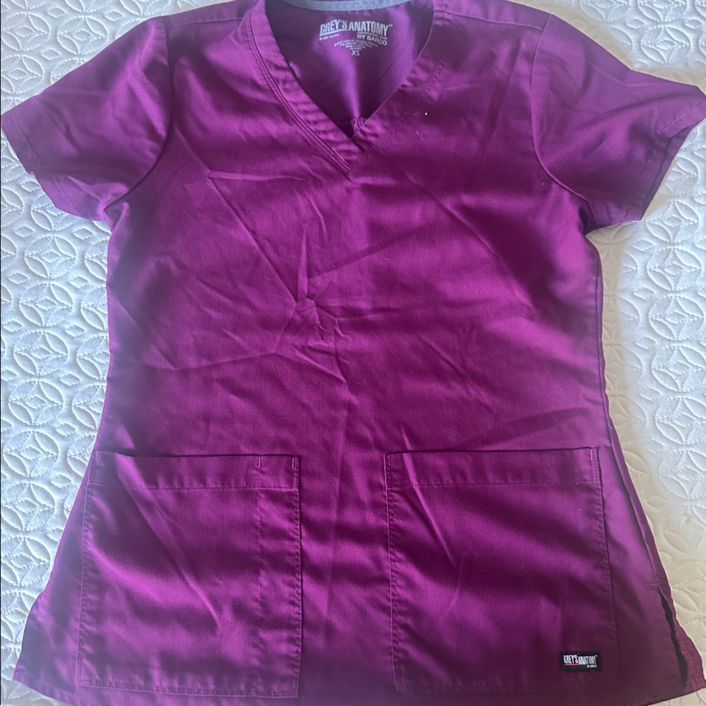 Cute maroon colored Grey’s Anatomy scrub top